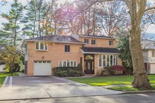 38 Lake Dr, Manhasset Hills, NY 11040 - Photo 3