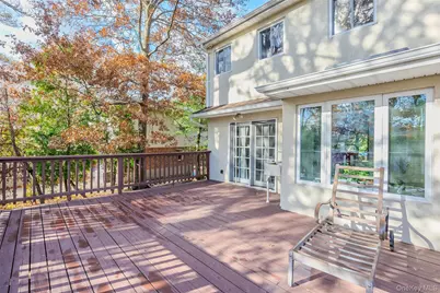 38 Lake Drive, Manhasset Hills, NY 11040 - Photo 37