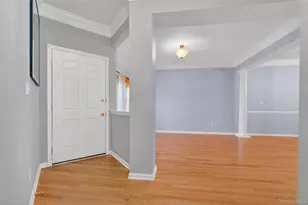 733 Huntington Dr, Fishkill, NY 12524 - Photo 3