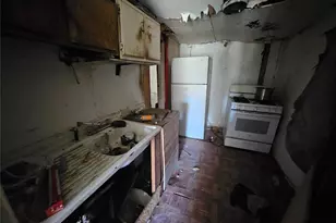 549 Granny Rd, Medford, NY 11763 - Photo 15