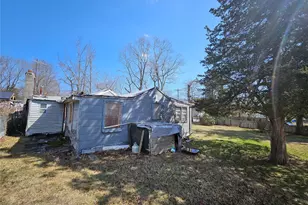 549 Granny Rd, Medford, NY 11763 - Photo 9