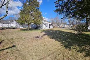 549 Granny Rd, Medford, NY 11763 - Photo 5