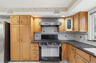 176 Barker St, Mount Kisco, NY 10549 - Photo 11