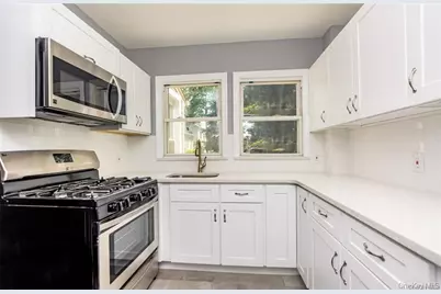 17 Landscape Avenue, Yonkers, NY 10705 - Photo 7