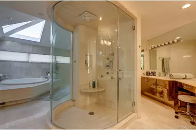 12 Combes Avenue, Rockville Centre, NY 11570 - Photo 17