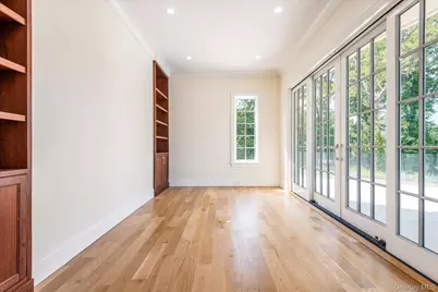 566 E Shore Road, Great Neck, NY 11024 - Photo 15