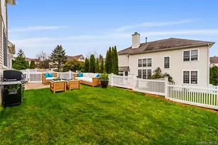 79 Landmark Ct, White Plains, NY 10603 - Photo 21