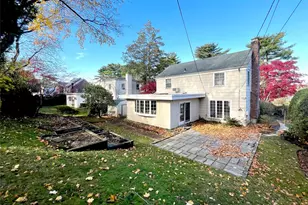146 Quaker Ridge Rd, Manhasset, NY 11030 - Photo 3