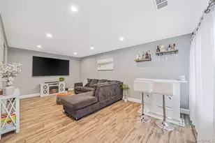 2 Alhambra Dr, Oceanside, NY 11572 - Photo 7