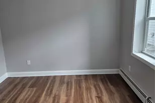 28 James L L Burrell Ave, Hempstead, NY 11550 - Photo 5