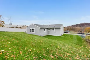 29 Wedgewood Rd, Fishkill, NY 12524 - Photo 17