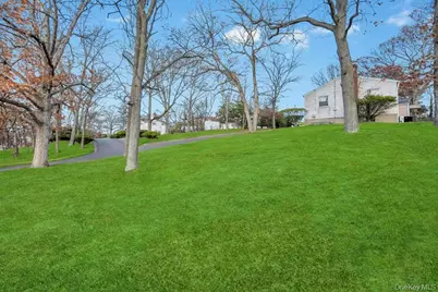 4 Washington Avenue, Smithtown, NY 11787 - Photo 21