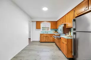 4 Washington Ave, Smithtown, NY 11787 - Photo 9