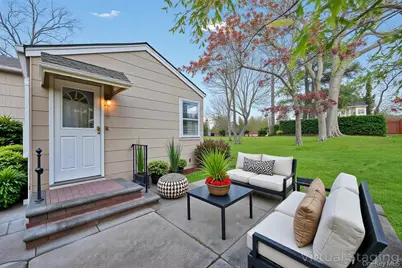 4 Washington Avenue, Smithtown, NY 11787 - Photo 27