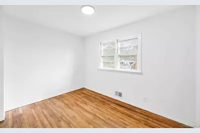 4 Washington Avenue, Smithtown, NY 11787 - Photo 15