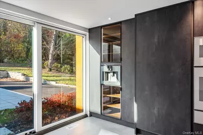 369 E Shore Road, Great Neck, NY 11023 - Photo 21