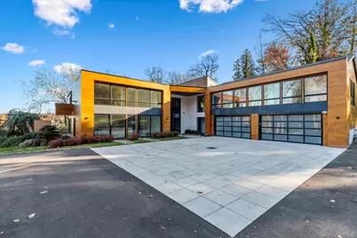 369 E Shore Road, Great Neck, NY 11023 - Photo 3