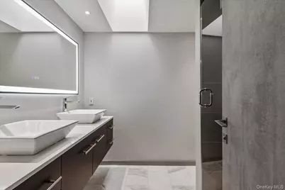 369 E Shore Road, Great Neck, NY 11023 - Photo 37