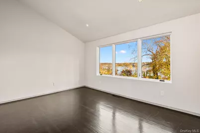 369 E Shore Road, Great Neck, NY 11023 - Photo 33