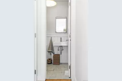 34 Floyd Street, East Hampton, NY 11937 - Photo 13