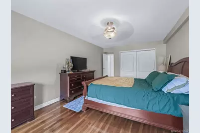 241-20 Northern Boulevard #6M, Little Neck, NY 11362 - Photo 7