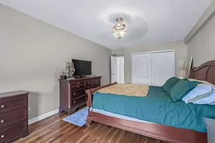 241-20 Northern Blvd, Little Neck, NY 11362 - Photo 7