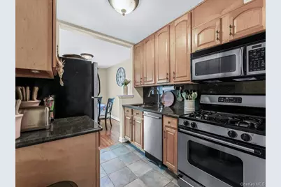 241-20 Northern Boulevard #6M, Little Neck, NY 11362 - Photo 15