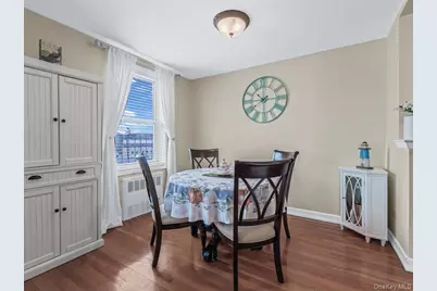 241-20 Northern Boulevard #6M, Little Neck, NY 11362 - Photo 3