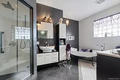 386 Page Avenue, New York, NY 10307 - Photo 7