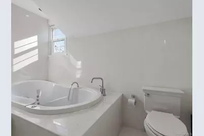 143 Oak Street, Amityville, NY 11701 - Photo 11