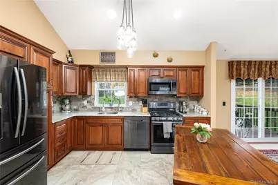 293 Garden Street, New Windsor, NY 12553 - Photo 7