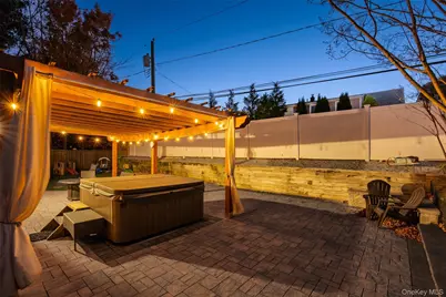 1734 Roberta Lane, Merrick, NY 11566 - Photo 9