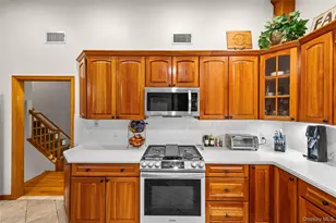 1734 Roberta Ln, Merrick, NY 11566 - Photo 19