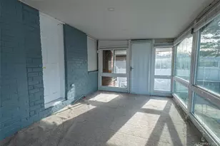 244-19 Grand Central Pkwy, Douglaston, NY 11362 - Photo 17