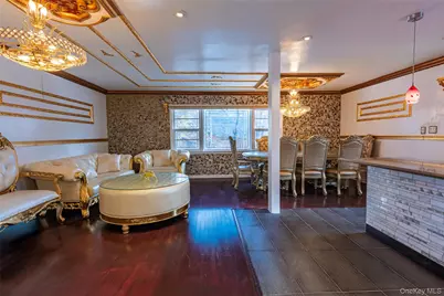 244-19 Grand Central Parkway, Douglaston, NY 11362 - Photo 3