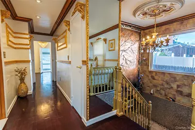 244-19 Grand Central Parkway, Douglaston, NY 11362 - Photo 9