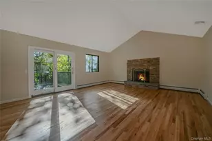 22 Highridge Dr, Huntington, NY 11743 - Photo 5