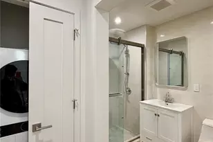 40-09 29th St, Long Island City, NY 11101 - Photo 9