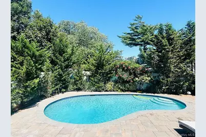 266 Thompson Avenue, Oceanside, NY 11572 - Photo 27