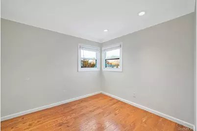 273 Delaware Avenue, Bay Shore, NY 11706 - Photo 31