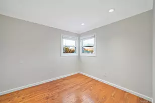 273 Delaware Ave, Bay Shore, NY 11706 - Photo 31