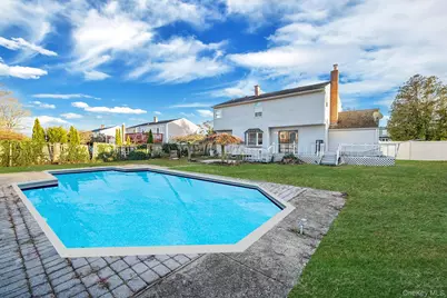 273 Delaware Avenue, Bay Shore, NY 11706 - Photo 7