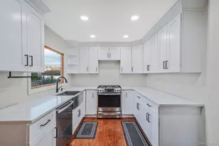 273 Delaware Ave, Bay Shore, NY 11706 - Photo 19