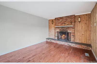 273 Delaware Avenue, Bay Shore, NY 11706 - Photo 23