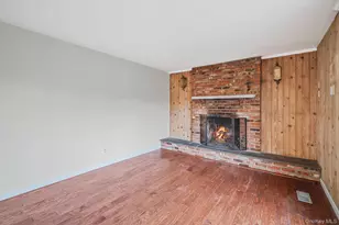 273 Delaware Ave, Bay Shore, NY 11706 - Photo 23