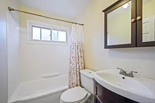 273 Delaware Ave, Bay Shore, NY 11706 - Photo 17