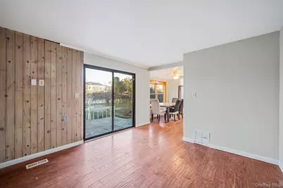 273 Delaware Avenue, Bay Shore, NY 11706 - Photo 25