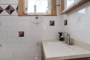 90-37 211th St, Queens Village, NY 11428 - Photo 11