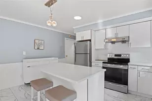 11 Glenwood Rd, Glenwood Landing, NY 11545 - Photo 9