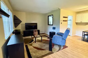 10 Glen Hollow Dr, Holtsville, NY 11742 - Photo 3